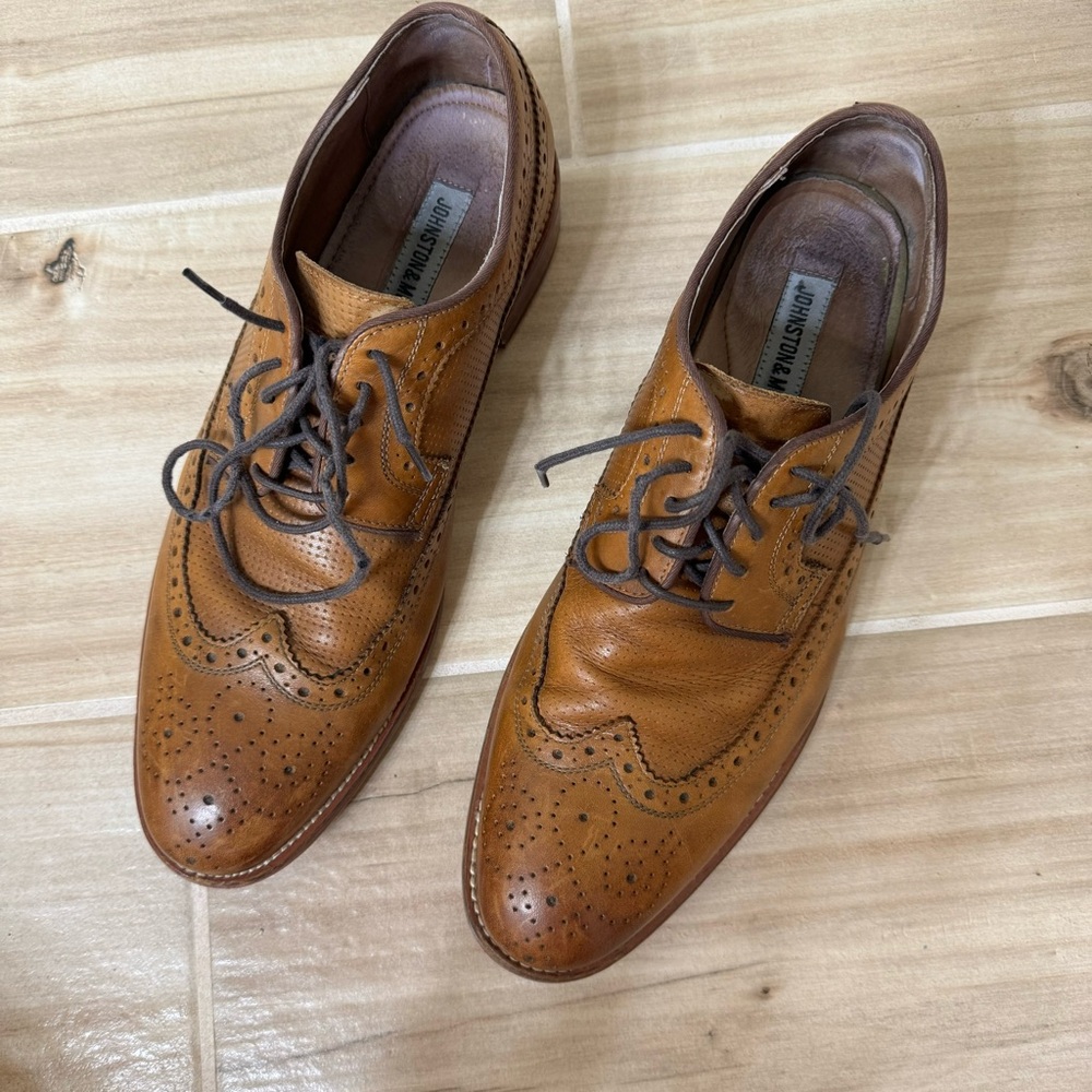 Johnston & Murphy men’s leather dress shoes. Size 10